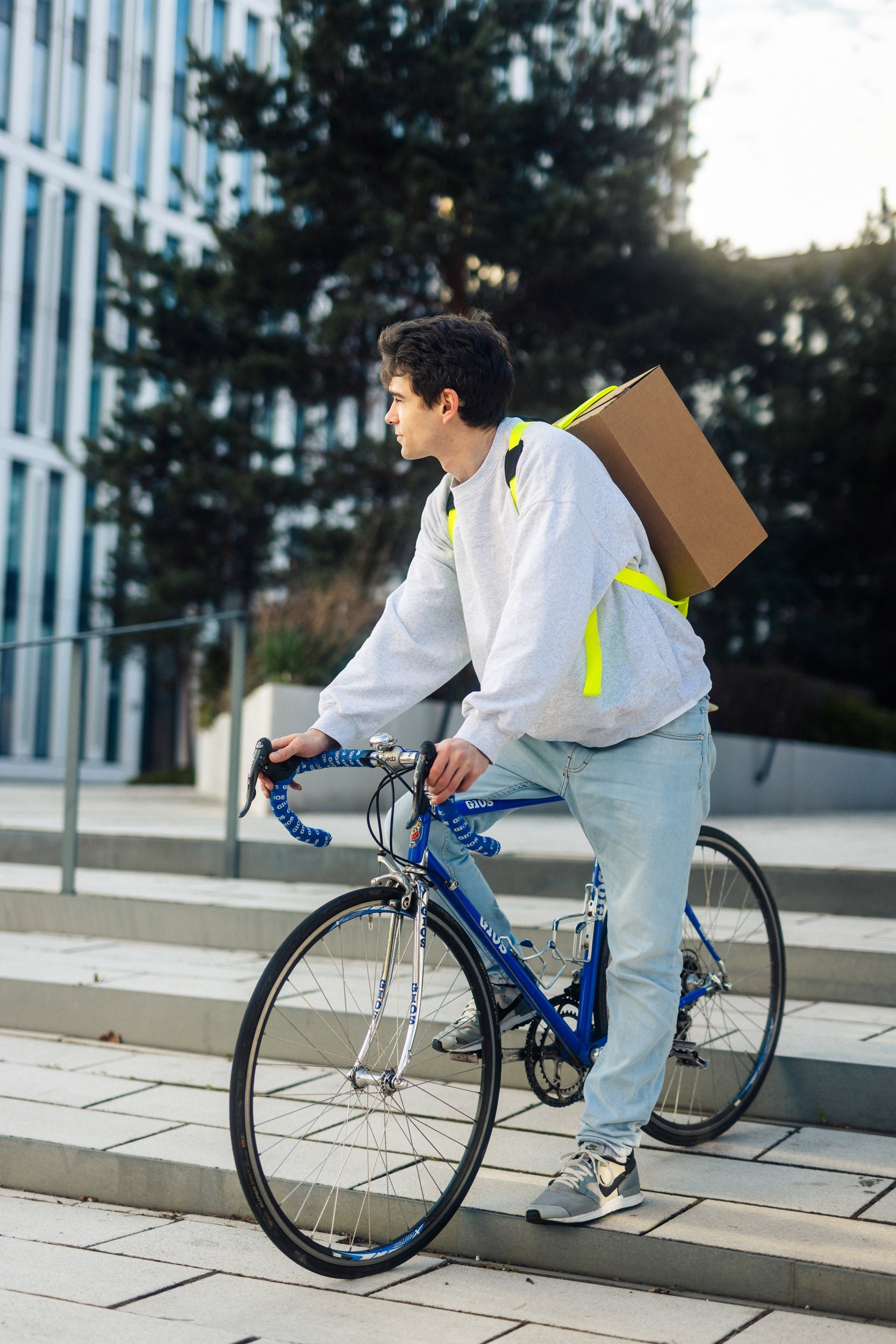 PIKAPAK vs. Gepäckträger: Warum der PIKAPAK 2.0 Transportgurt die clevere Lösung ist
